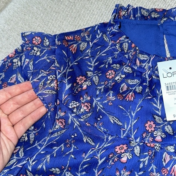 ✨HOST PICK✨NWT LOFT Ruffle Neck  Balloon Sleeve Blouse - Picture 7 of 13